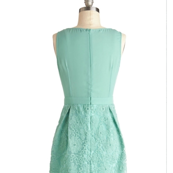 Modcloth Seafoam Green Lace Midi Dress size L - Picture 4 of 6
